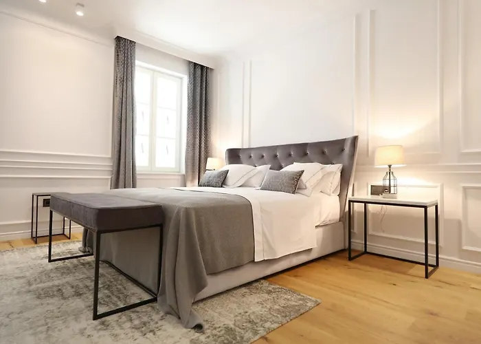 Greta Residence